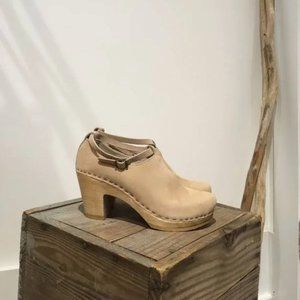 No. 6 High Heel Classic Strap Clog